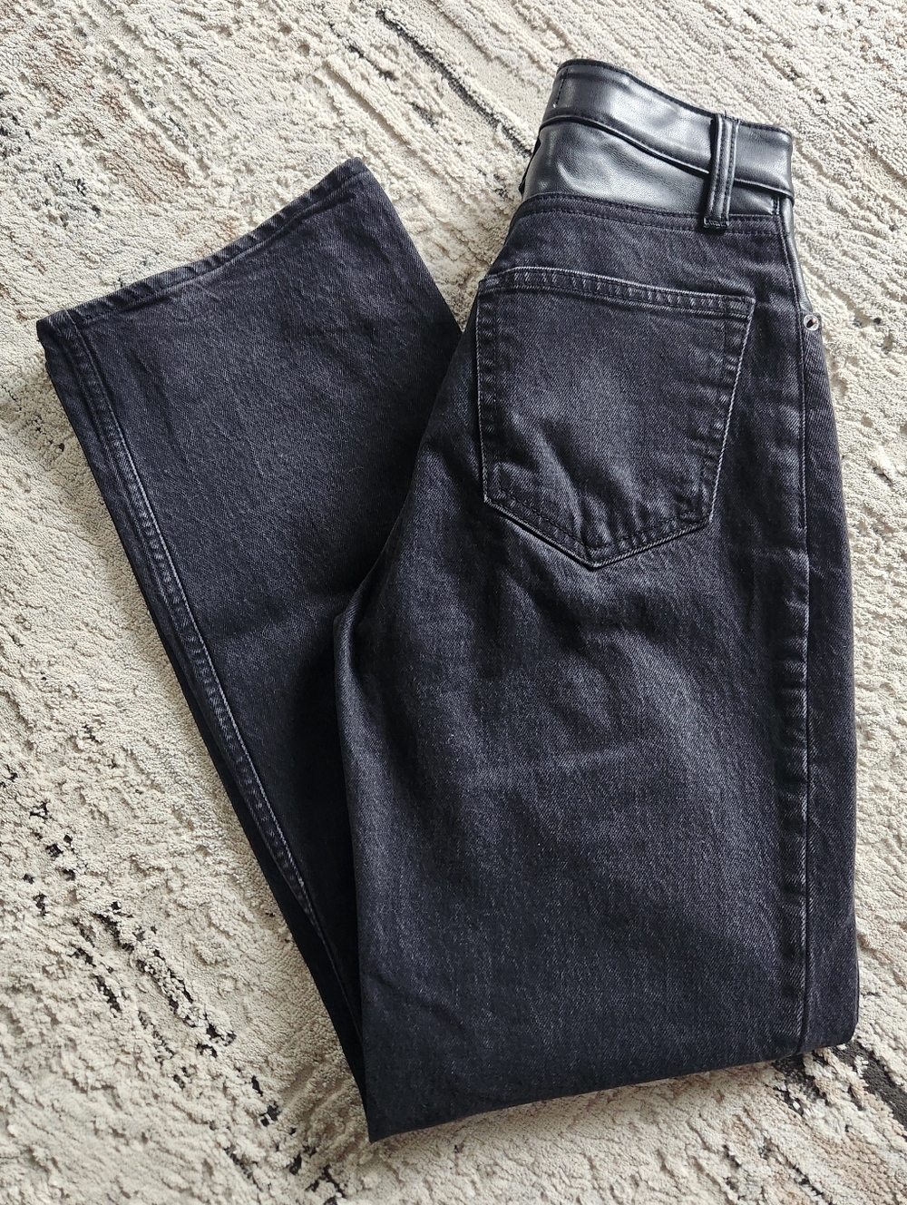 Abercrombie & Fitch The 90s High Rise Relaxed Jean - Picture 2 of 5